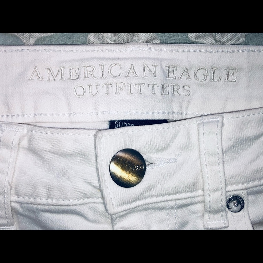 White shorts - Picture 3 of 4